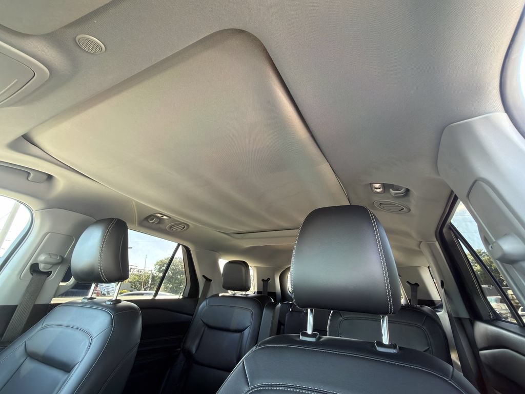 Used 2022 Ford Explorer XLT w/ Equipment Group 202A RWD image 36