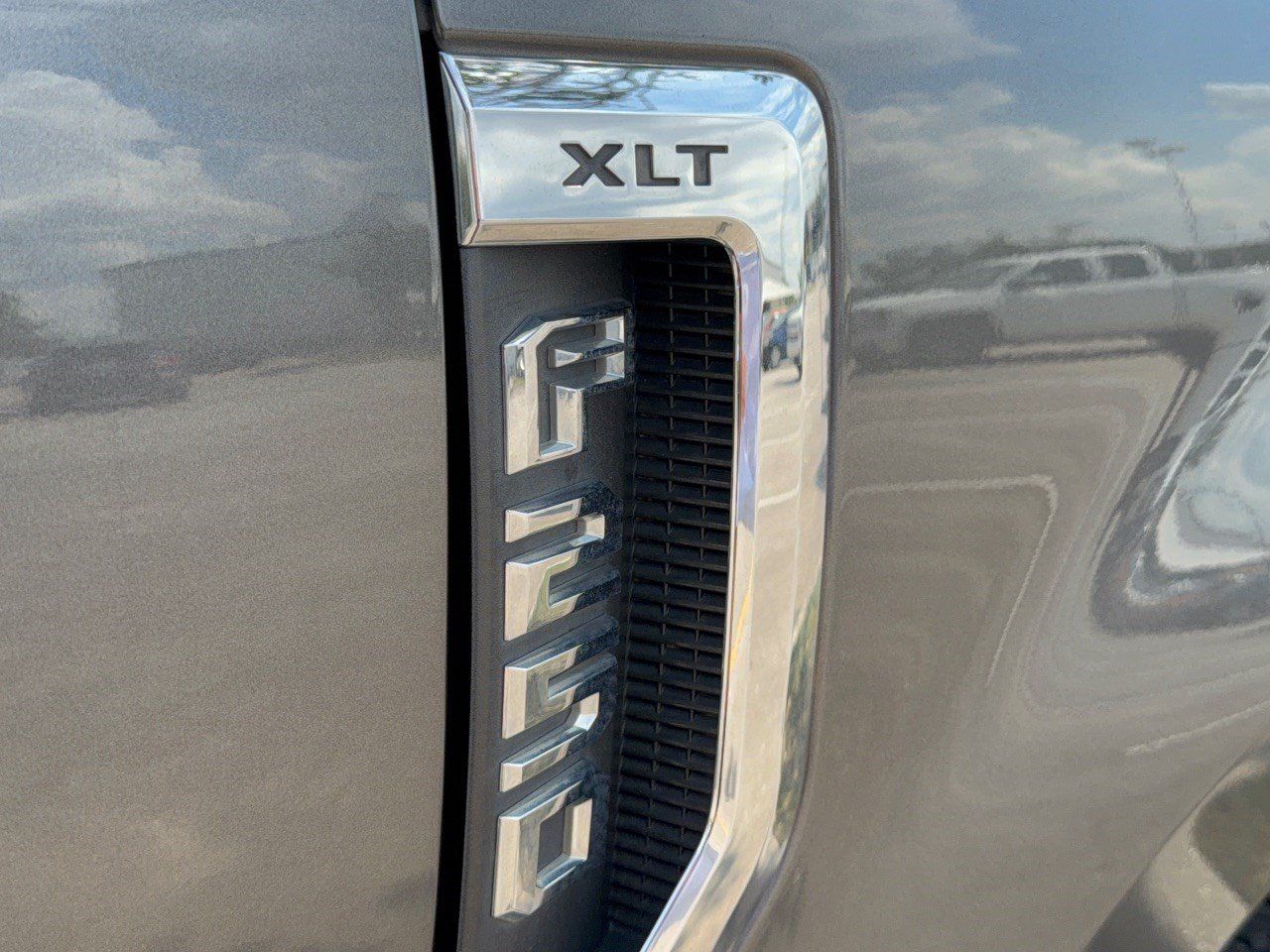 Used 2019 Ford F250 XLT w/ XLT Premium Package AWD/4WD image 31