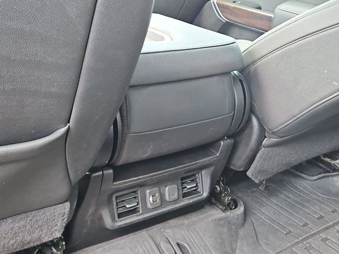 Used 2022 GMC Sierra 1500 SLT AWD/4WD image 12