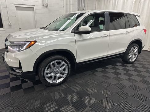 Used 2024 Honda Passport EX-L image 2