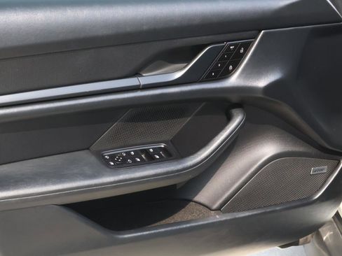 Used 2021 Porsche Taycan RWD image 16