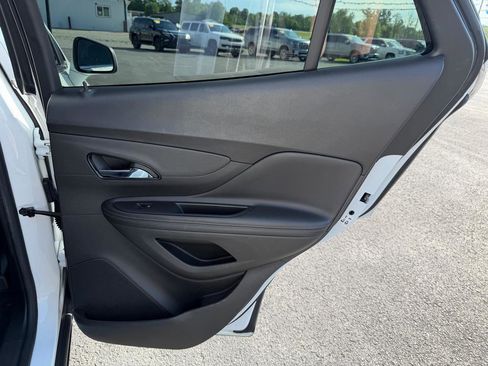 Used 2020 Buick Encore Preferred FWD image 18