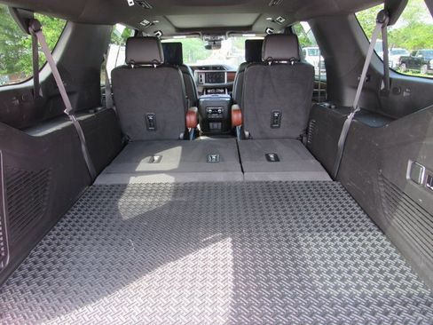 Used 2023 GMC Yukon XL Denali Ultimate image 36