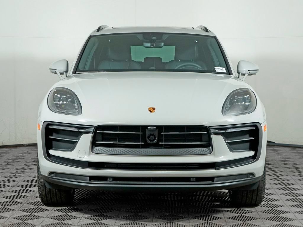 Used 2026 Porsche Macan AWD/4WD image 10