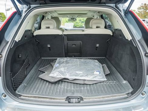 Certified 2023 Volvo XC60 B5 Ultimate w/ Climate Package AWD/4WD image 10