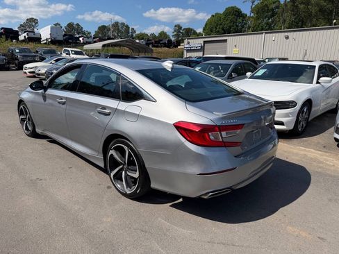 Used 2018 Honda Accord Sport image 7