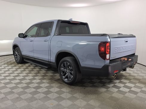 Used 2025 Honda Ridgeline Sport image 5