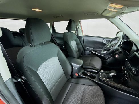 Used 2024 Kia Soul LX w/ LX Technology Package image 26