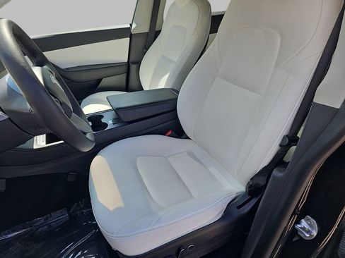 Used 2021 Tesla Model Y Long Range AWD/4WD image 19