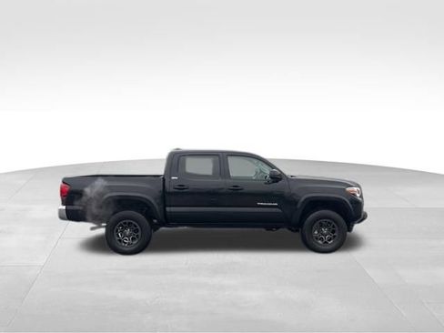 Used 2018 Toyota Tacoma SR5 image 6