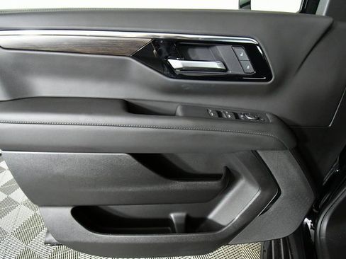 New 2026 Chevrolet Suburban LS image 21