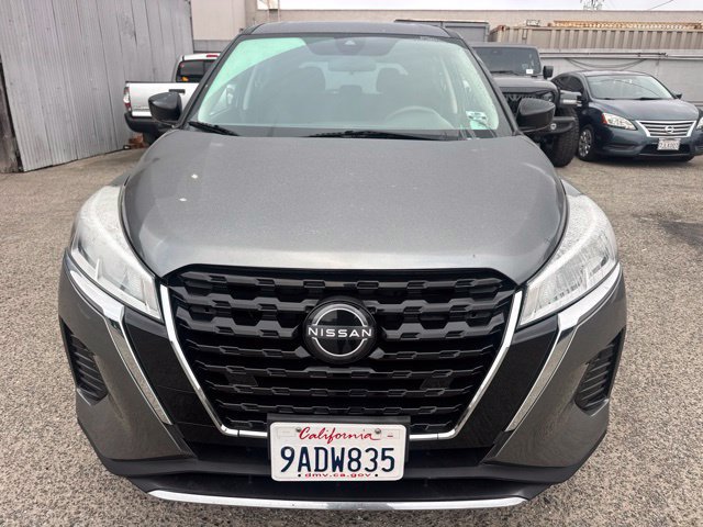 Used 2022 Nissan Kicks S FWD image 2