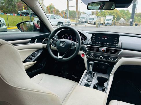 Used 2019 Honda Accord LX image 31