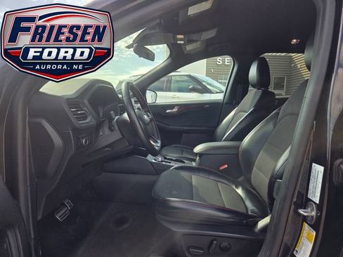 Used 2023 Ford Escape ST-Line FWD image 12