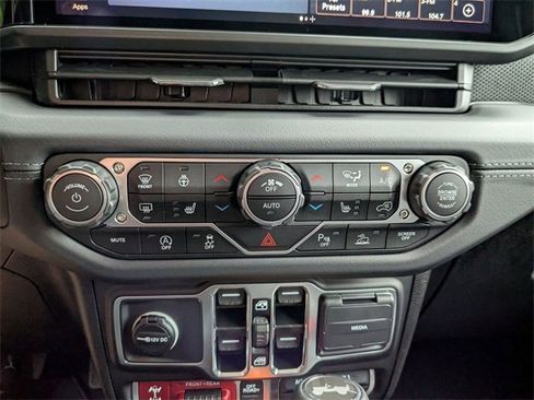 New 2025 Jeep Wrangler Unlimited Rubicon image 20