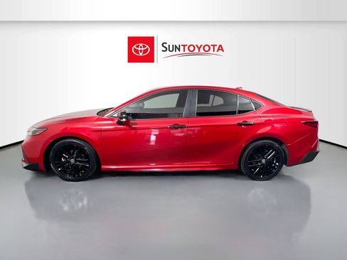 Used 2025 Toyota Camry SE FWD image 7