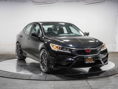 Used 2017 Honda Accord LX image 5