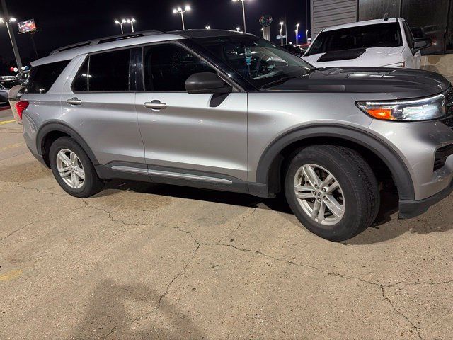 Used 2022 Ford Explorer XLT RWD image 1