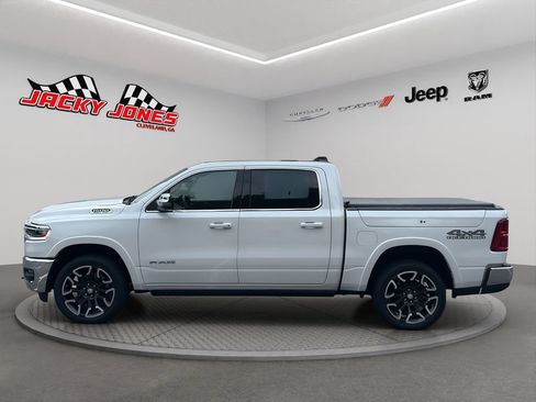 Used 2025 RAM 1500 Limited AWD/4WD image 3