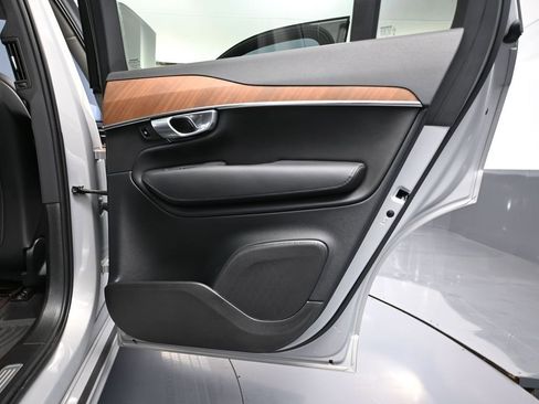 Used 2024 Volvo XC90 B5 Plus image 47