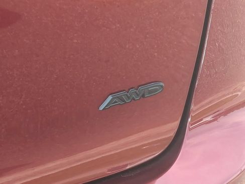 Used 2023 Chrysler Pacifica Touring-L w/ S Appearance Package AWD/4WD image 12