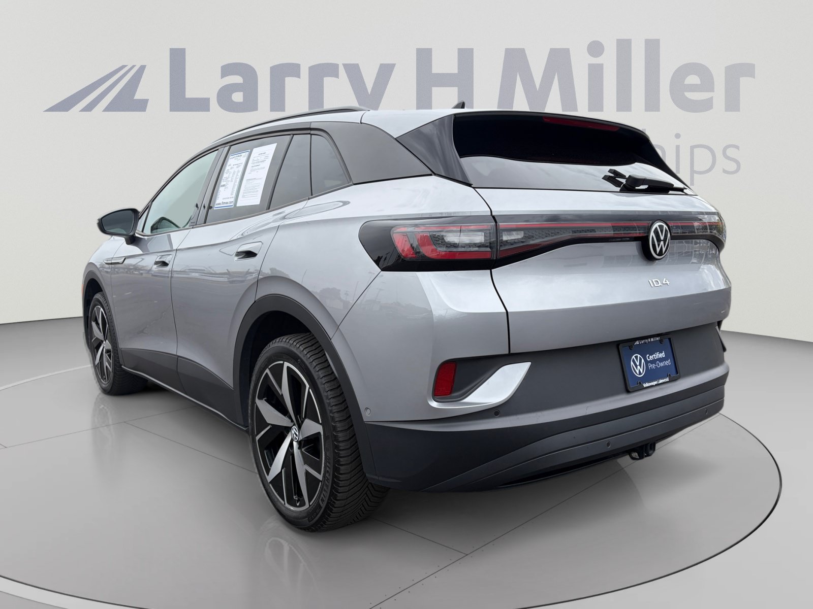 Used 2023 Volkswagen ID.4 Pro S AWD/4WD image 3