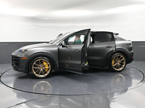 Certified 2024 Porsche Cayenne Turbo GT AWD/4WD image 39