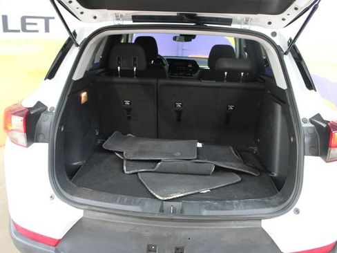 Used 2025 Chevrolet TrailBlazer LT FWD image 13