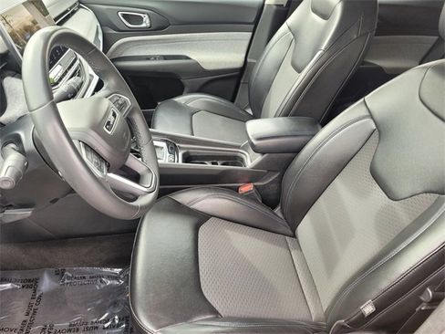 Used 2022 Jeep Compass Latitude image 17