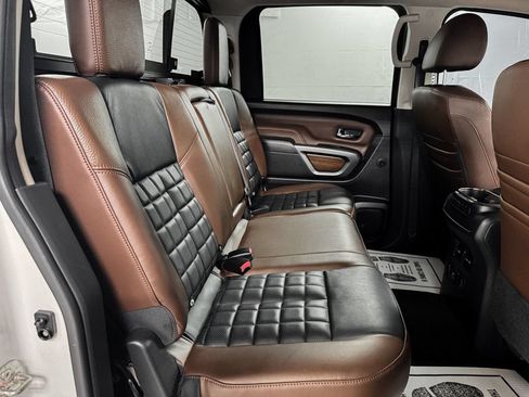 Used 2018 Nissan Titan Platinum Reserve w/ Platinum Utility Package AWD/4WD image 9