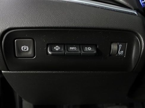 Used 2023 Buick Enclave Avenir w/ Avenir Technology Package image 9