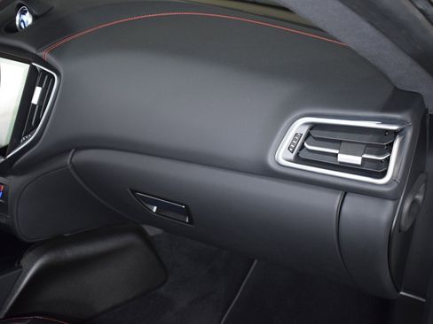 Certified 2022 Maserati Ghibli Modena Q4 image 25