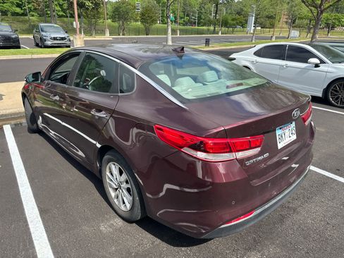 Used 2018 Kia Optima LX w/ Convenience Package image 4