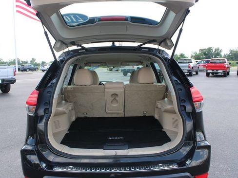 Used 2017 Nissan Rogue S FWD image 17