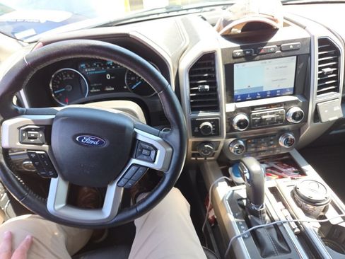 Used 2020 Ford F150 Lariat w/ Equipment Group 502A Luxury AWD/4WD image 25