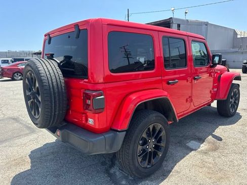Used 2024 Jeep Wrangler Unlimited Sahara AWD/4WD image 5