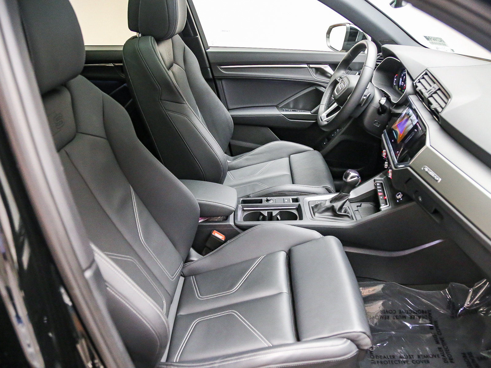 Certified 2025 Audi Q3 2.0T Premium w/ Convenience Package AWD/4WD image 17