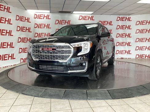 Used 2023 GMC Terrain Denali w/ Black Diamond Edition AWD/4WD image 3