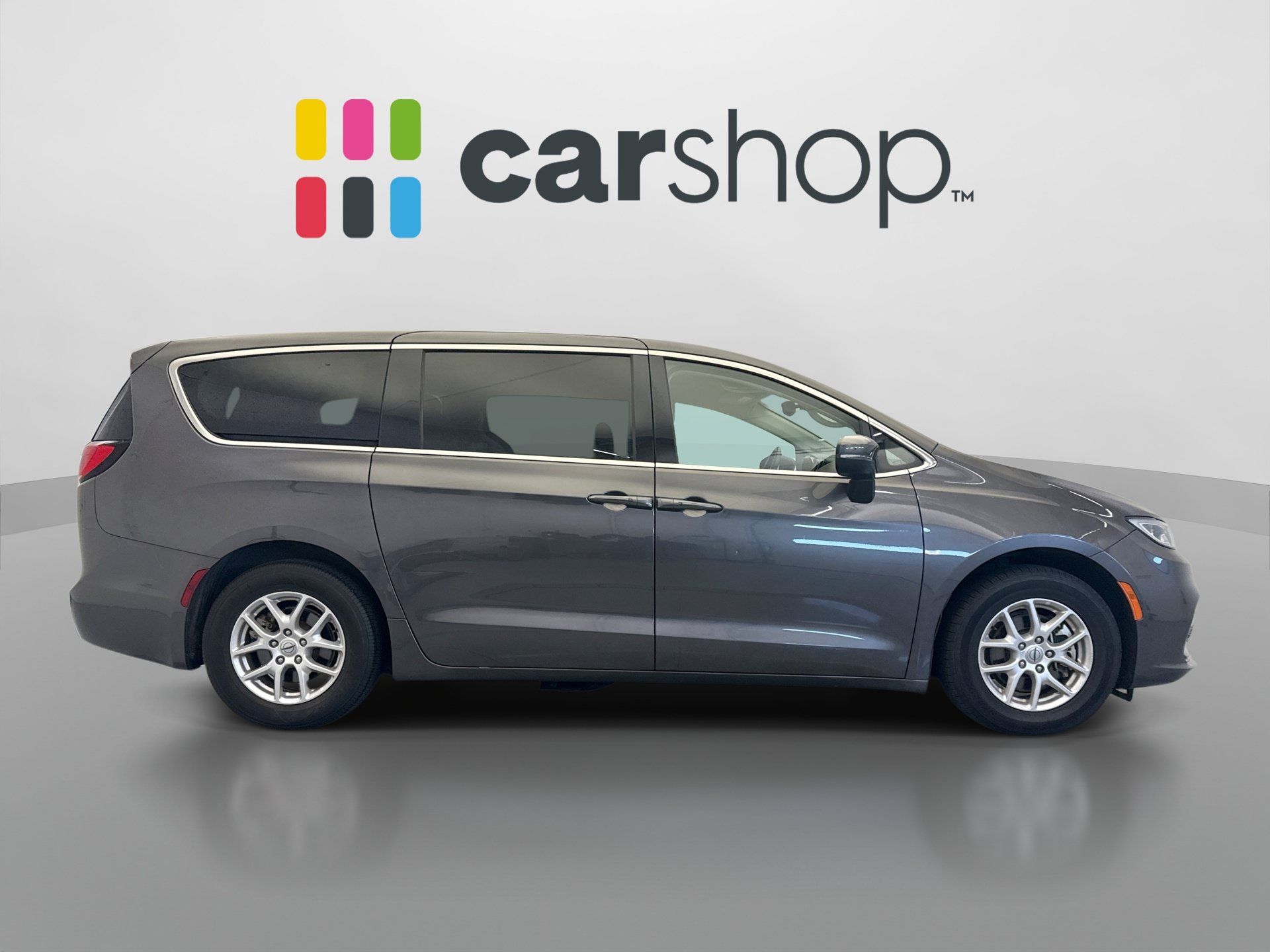 Used 2023 Chrysler Pacifica Touring-L FWD image 6