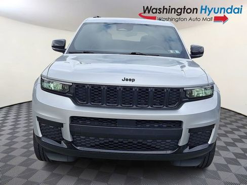 Used 2022 Jeep Grand Cherokee L Laredo image 2