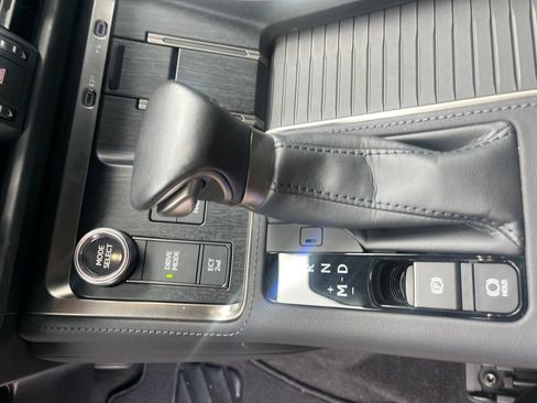 Used 2025 Lexus GX 550 w/ Accessory Package (Z1) AWD/4WD image 24