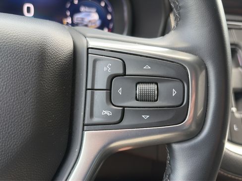 Used 2024 Chevrolet Suburban Premier RWD image 23