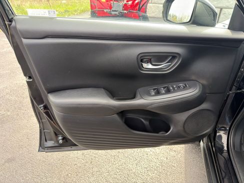 Used 2024 Honda HR-V LX image 12
