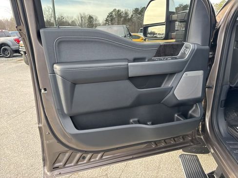 Used 2023 Ford F350 Lariat w/ Lariat Ultimate Package image 28