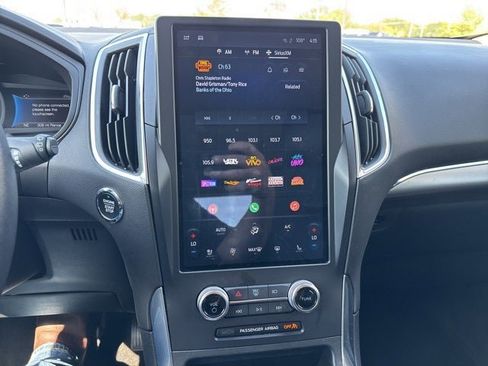 Used 2024 Ford Edge Titanium image 12