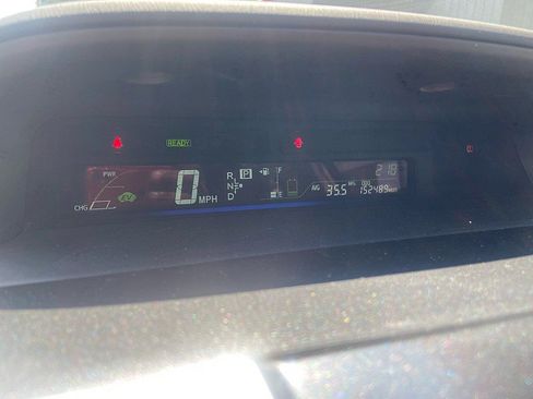 Used 2014 Toyota Prius V Five FWD image 13
