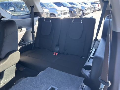 Used 2022 Ford Explorer XLT image 16