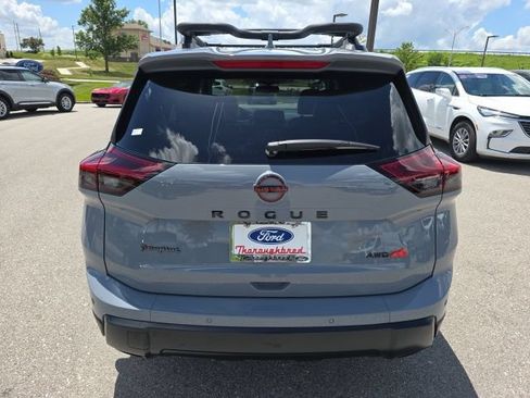 Used 2025 Nissan Rogue SV w/ Rock Creek Premium Package AWD/4WD image 4