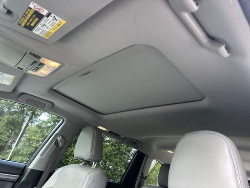 Used 2018 Toyota Highlander Limited FWD image 28