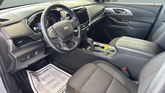 Used 2023 Chevrolet Traverse LT FWD image 9